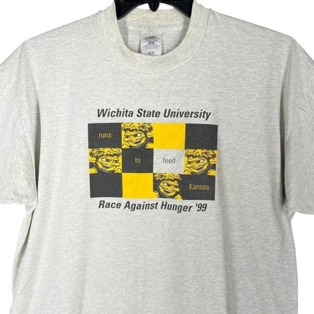 Vintage 90s Wichita State Fruit of the Loom T Shirt Mens XL WuShock Race Hunger